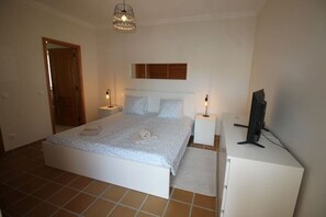 3 habitaciones, tabla de planchar con plancha y wifi