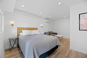 WiFi, bed sheets