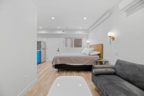 WiFi, bed sheets
