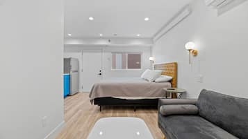 WiFi, bed sheets