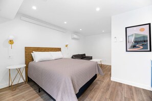 WiFi, bed sheets