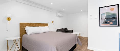 WiFi, bed sheets