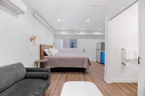WiFi, bed sheets