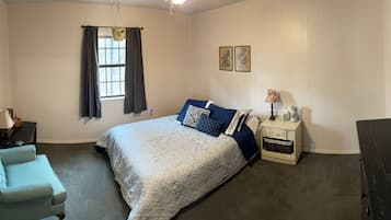 Tabla de planchar con plancha, wifi, ropa de cama