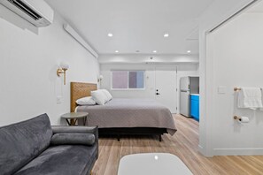 WiFi, bed sheets