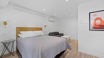 WiFi, bed sheets
