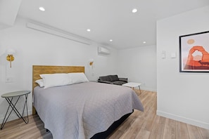 WiFi, bed sheets