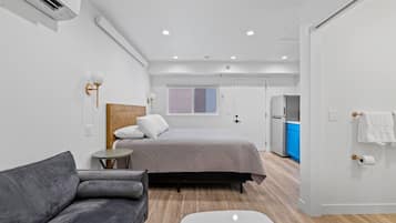 WiFi, bed sheets
