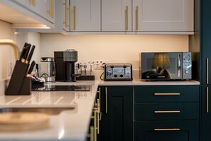 Fridge, microwave, oven, dishwasher