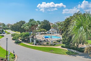 ハウス ベッド (複数台) (Emerald View) | プール | 屋外プール、温水プール