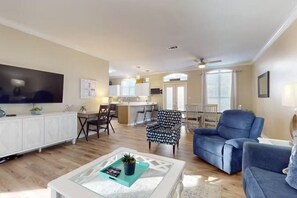 House, Multiple Beds (Emerald View) | Living area