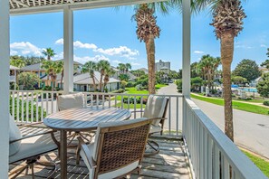 Hus - flere senge (Emerald View) | Udendørs spisemuligheder