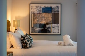 2 chambres, fer et planche à repasser, accès au Wi-Fi (inclus)