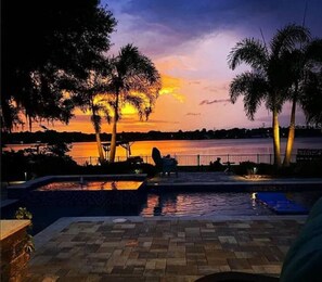 Pool - Lake House + Pool, Dock, Walk to Universal Studios (Orlando)