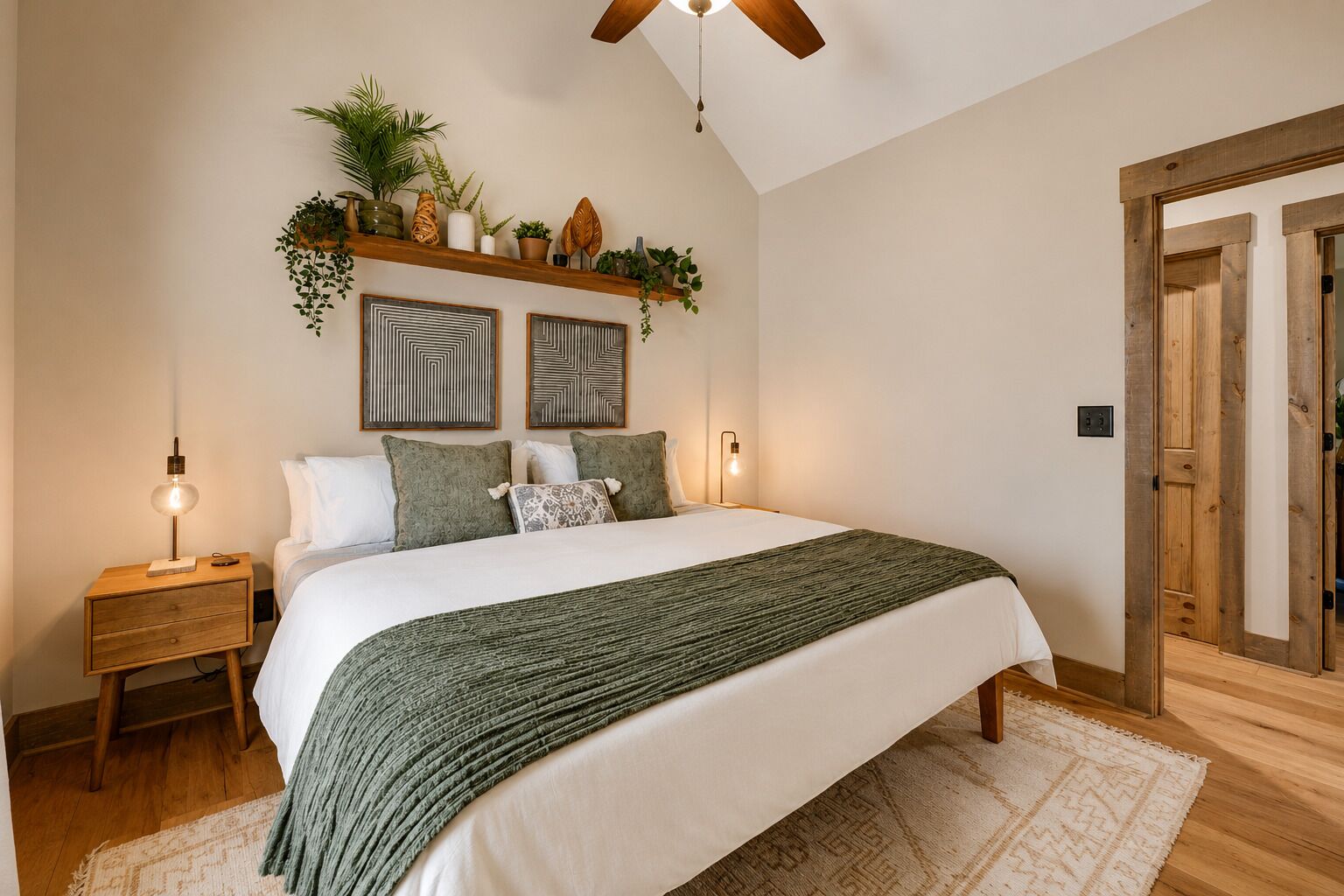 3 bedrooms, desk, iron/ironing board, travel crib
