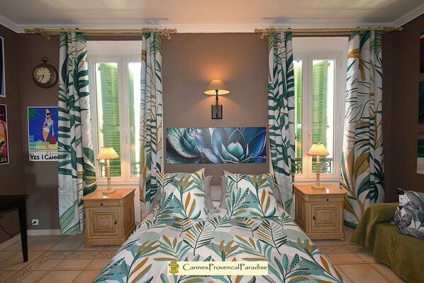 2 habitaciones, tabla de planchar con plancha, wifi y ropa de cama 