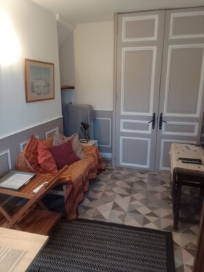 Interior - La petite bourguignone (Villemanoche)