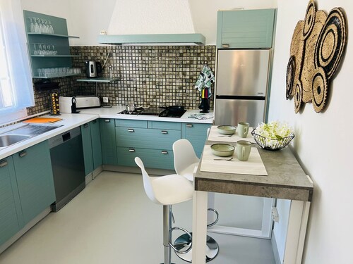 Villa La Lylène family vacations at the southernmost tip of France!