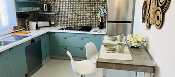 Villa La Lylène family vacations at the southernmost tip of France!