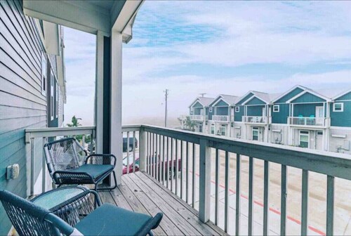 Corpus · Walk to Whitecap Beach - Heated Pool, AC, Parking