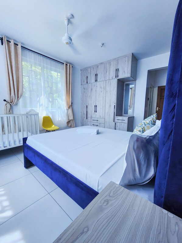 3 chambres, fer et planche à repasser, accès à Internet, literie fournie