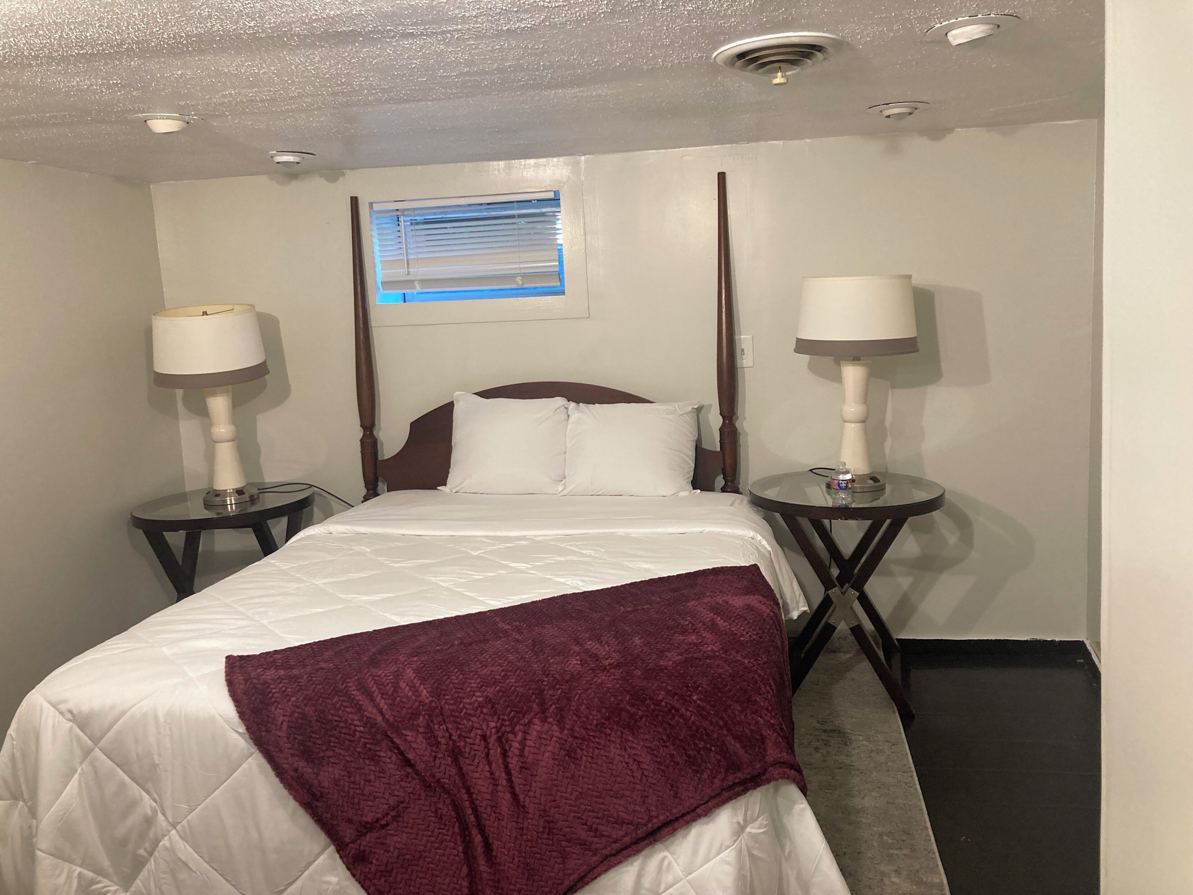 4 soverom, strykejern/-brett, wi-fi (inkludert) og sengetøy