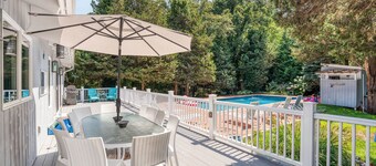 Charming East Hampton Home, Private Heated Pool, Perfect for Families