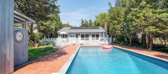 Charming East Hampton Home, Private Heated Pool, Perfect for Families