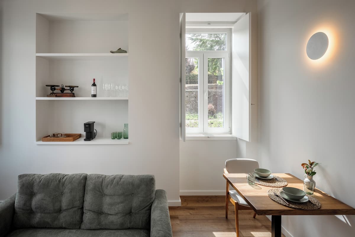 Superior Apartment, 2 Bedrooms, Valley View | Living area
