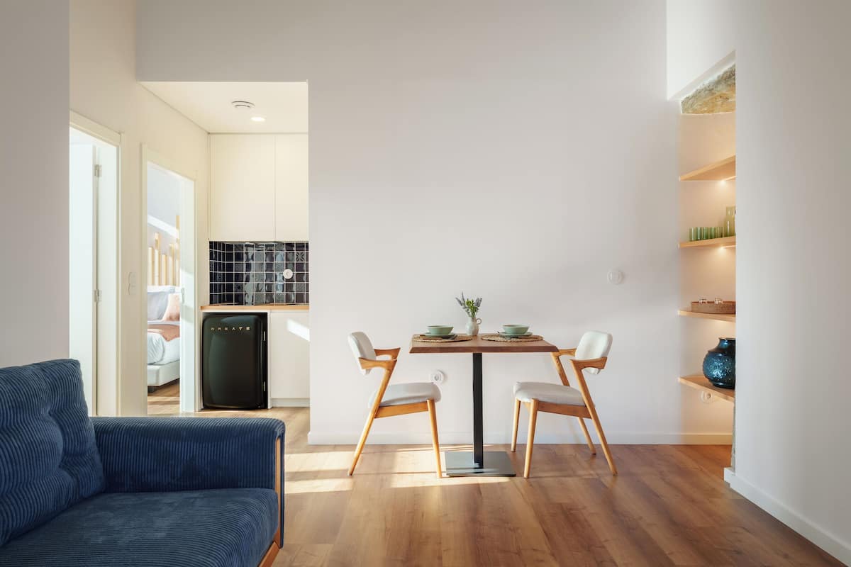 Classic Apartment, 2 Bedrooms, Valley View | Living area