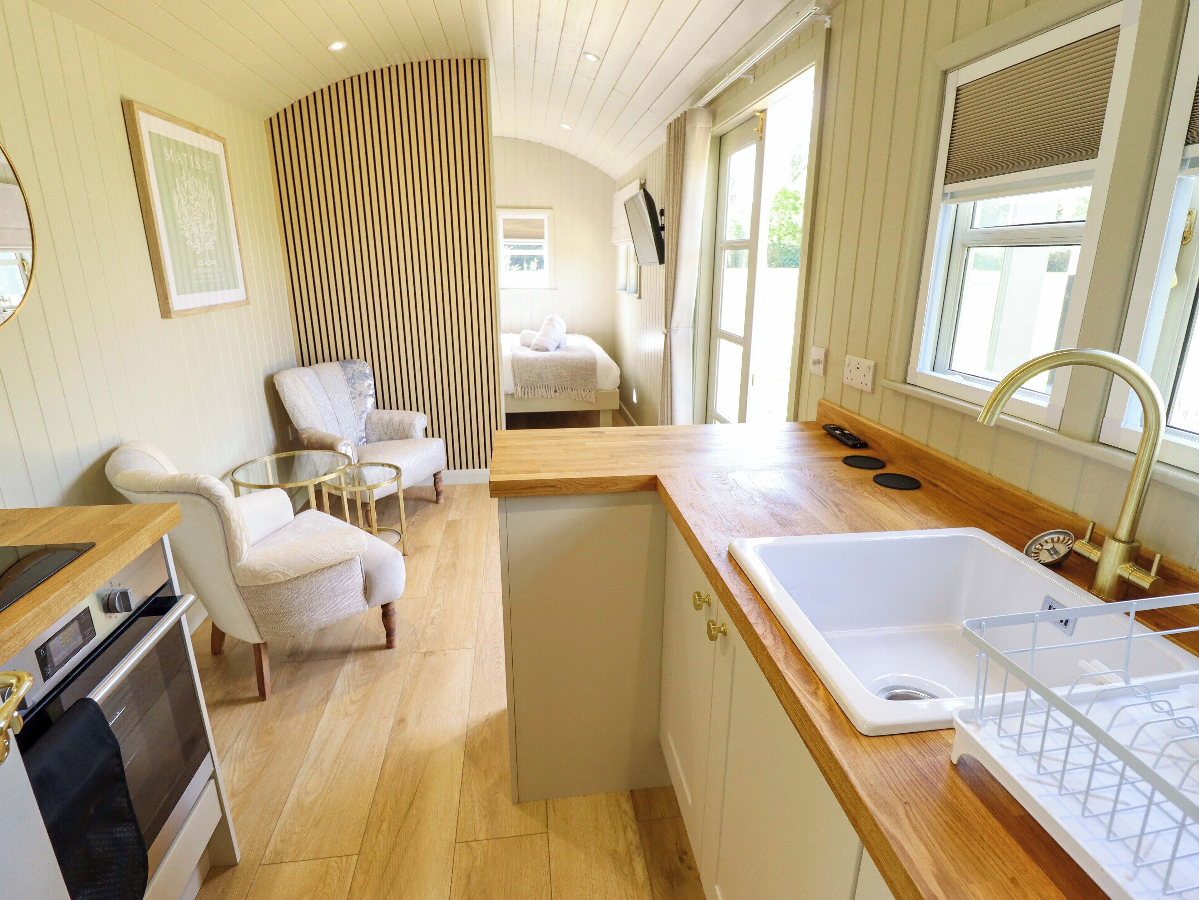 Cookware/dishes/utensils