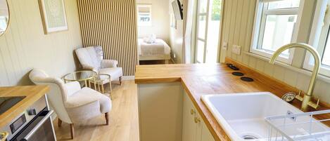 Cookware/dishes/utensils