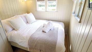 1 bedroom, individually decorated, individually furnished, free WiFi