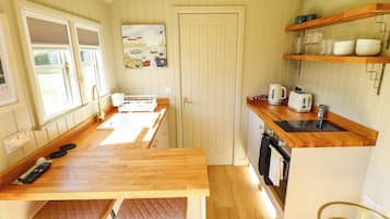 Cookware/dishes/utensils