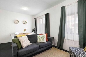 Room - West End City 2BR Stay near UniSA (Adelaide)