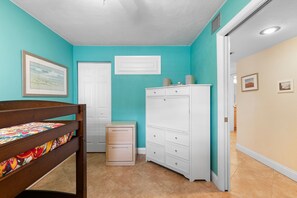 コンドミニアム ベッド (複数台) (Las Brisas 502) | 3 室のベッドルーム