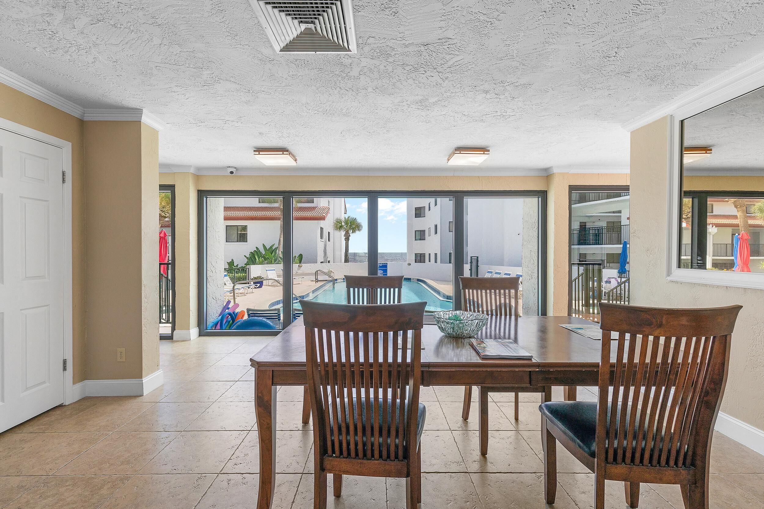 公寓客房, 多張床 (Las Brisas 502) | 用餐區