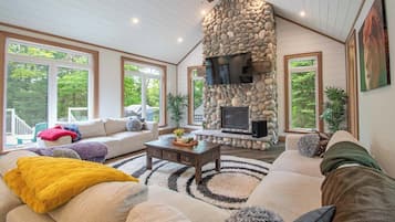 تلفزيون ذكي، كرة قدم الطاولة، تنس طاولة، كُتُب