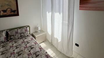 Bügeleisen/Bügelbrett, WLAN, Bettwäsche