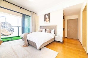 2 عدّة غرف نوم ومكواة/لوح كي وواي فاي وملاءات أسرّة