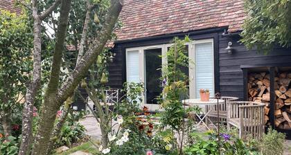 Remarkable 1-bed Cottage in Orwell Cambridgeshire