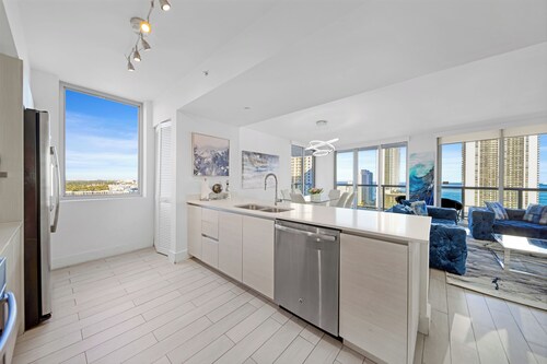 ★★★★★ Elegant Vacation Home in Beachwalk with Balcony Overlooking Ocean Views