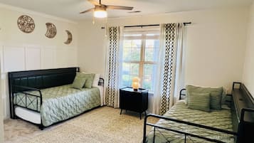 3 sovrum, skrivbord, strykjÀrn/strykbrÀda och wi-fi