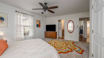 3 bedrooms, desk, iron/ironing board, WiFi