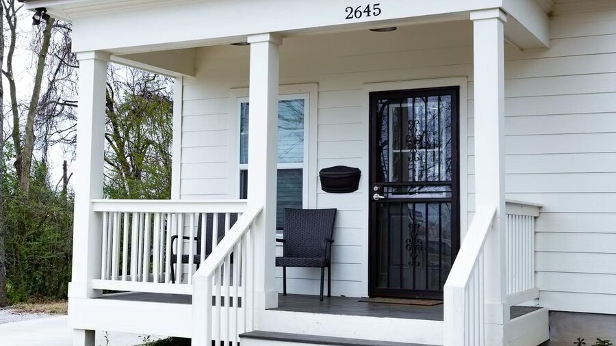 Clean & Serene House + Studio - Easy On/off I-40