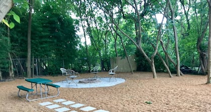 Clean & Serene House + Studio - Easy On/off I-40