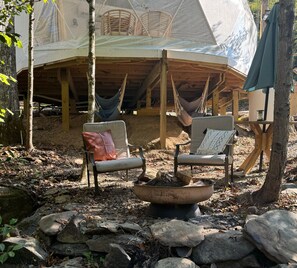 House - Whispering Waters Dome Getaway (Cosby)