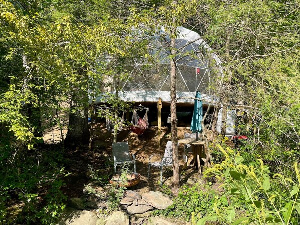 Exterior - Whispering Waters Dome Getaway (Cosby)