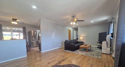 4 Bedroom house within 10 minutes of Downtown Denver! Full house with yard.