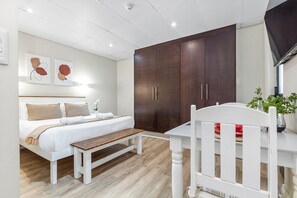 Free WiFi, bed sheets